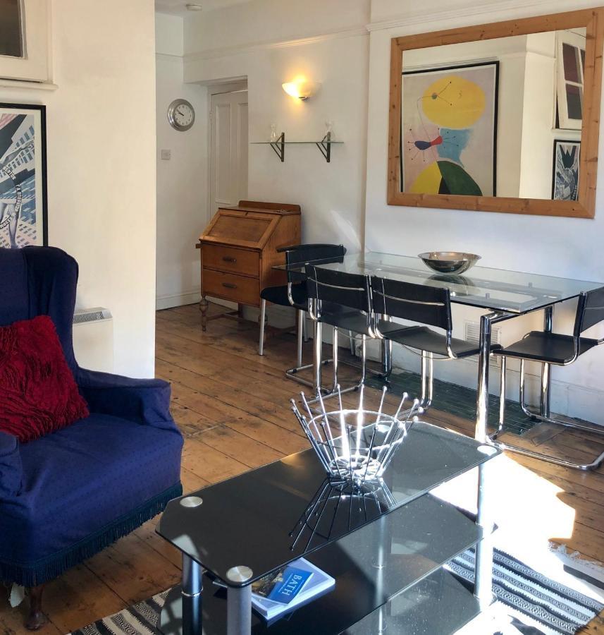 Lauras Townhouse Apartments Dressmakers Salon Бат Экстерьер фото
